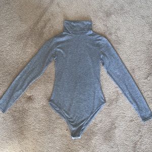 Turtleneck-long sleeves bodysuit